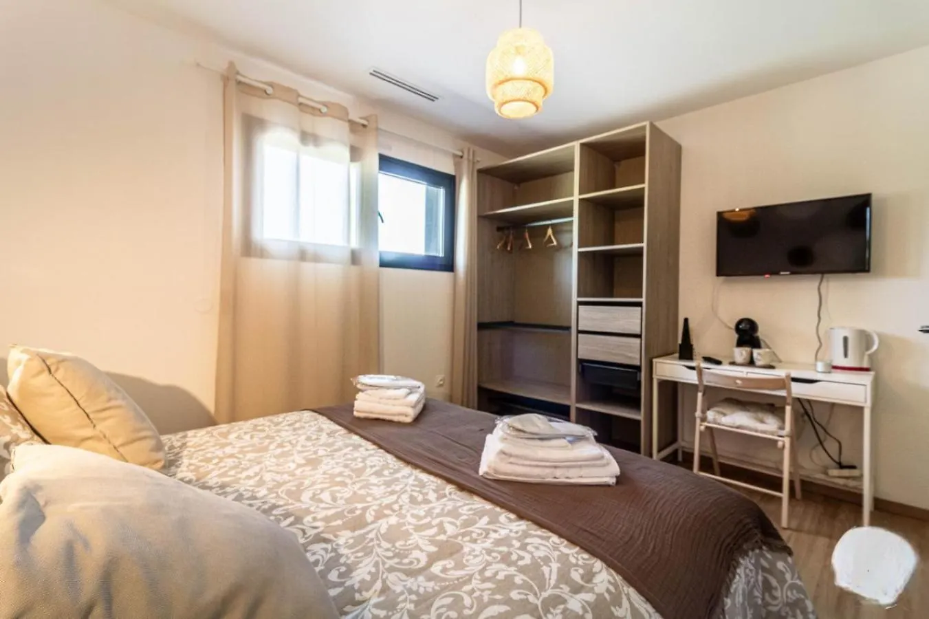 L'Ostau Deu Bonur - Chambres D'Hotes Saint-Martin  0*, Saint-Martin (Hautes-Pyrenees) 프랑스